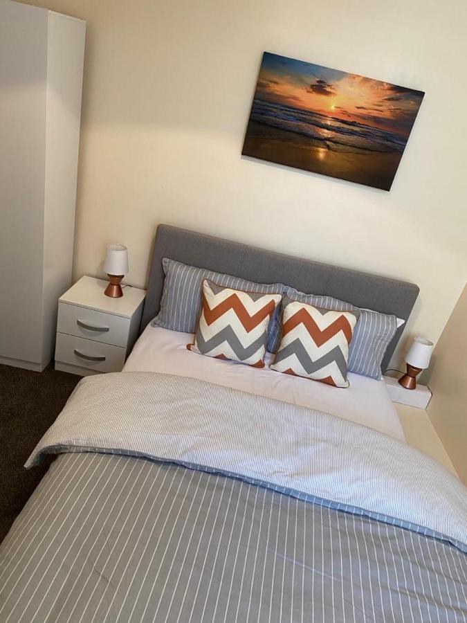 Excellent And Amazing Apartment With Private Parking 질링엄 외부 사진